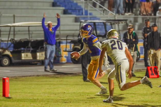 Fernandina Beach Pirates football in the SSAA quarterfinal against Paxon School for Advanced Studies Golden Eagles. Photo by Ashley Chandler/News-Leader