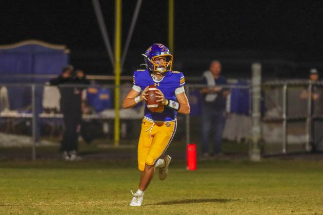Fernandina Beach Pirates football in the SSAA quarterfinal against Paxon School for Advanced Studies Golden Eagles. Photo by Ashley Chandler/News-Leader