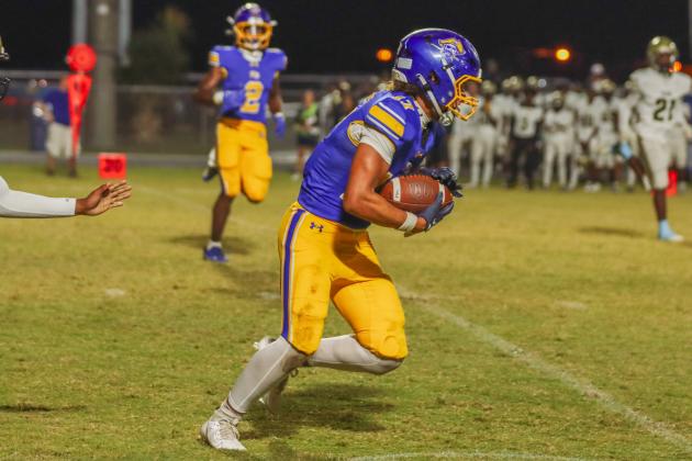 Fernandina Beach Pirates football in the SSAA quarterfinal against Paxon School for Advanced Studies Golden Eagles. Photo by Ashley Chandler/News-Leader