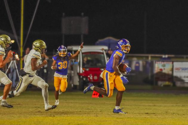 Fernandina Beach Pirates football in the SSAA quarterfinal against Paxon School for Advanced Studies Golden Eagles. Photo by Ashley Chandler/News-Leader