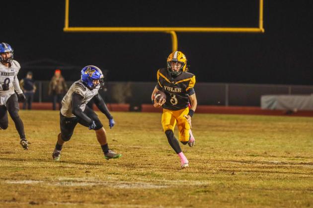 Hornet football on Oct. 31. Photo by Ashley Chandler/News-Leader