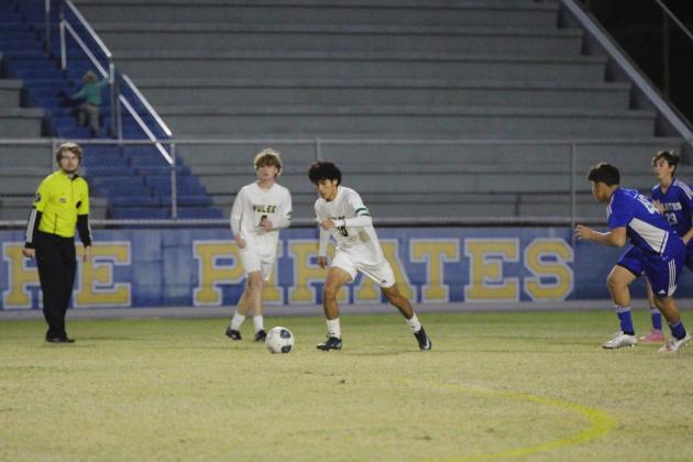 The Hornets vs. Pirates boys soccer game on Nov. 17. Photo by Marisa DeMar/News-Leader