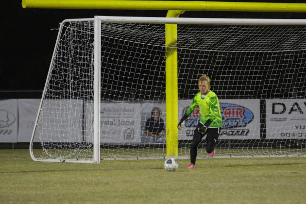 The Hornets vs. Pirates boys soccer game on Nov. 17. Photo by Marisa DeMar/News-Leader