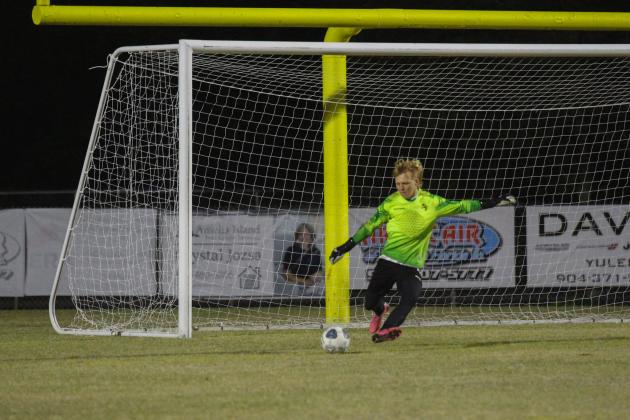 The Hornets vs. Pirates boys soccer game on Nov. 17. Photo by Marisa DeMar/News-Leader