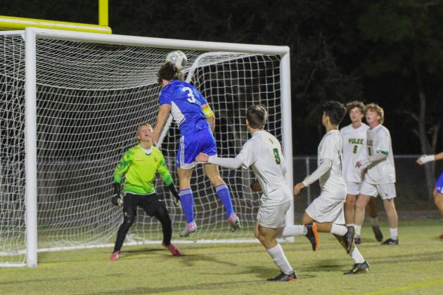 The Hornets vs. Pirates boys soccer game on Nov. 17. Photo by Marisa DeMar/News-Leader