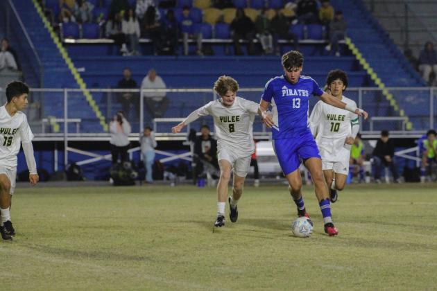 The Hornets vs. Pirates boys soccer game on Nov. 17. Photo by Marisa DeMar/News-Leader