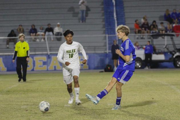 The Hornets vs. Pirates boys soccer game on Nov. 17. Photo by Marisa DeMar/News-Leader