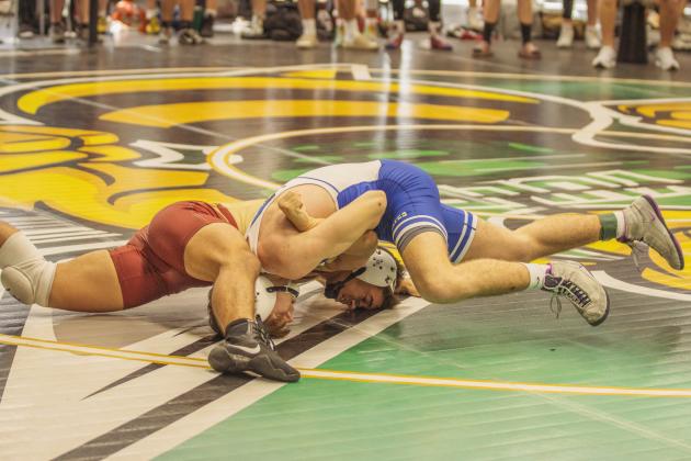 Dual at the Dunes wrestling tournament on Jan. 10, 2026 at FBHS. Photo by Ashley Chandler/News-Leader