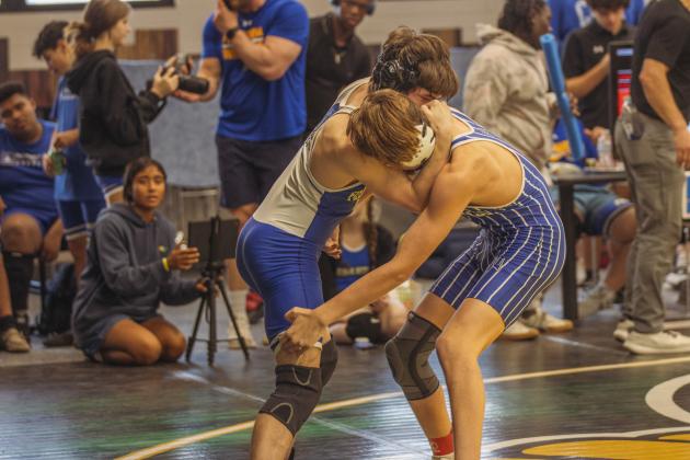 Dual at the Dunes wrestling tournament on Jan. 10, 2026 at FBHS. Photo by Ashley Chandler/News-Leader