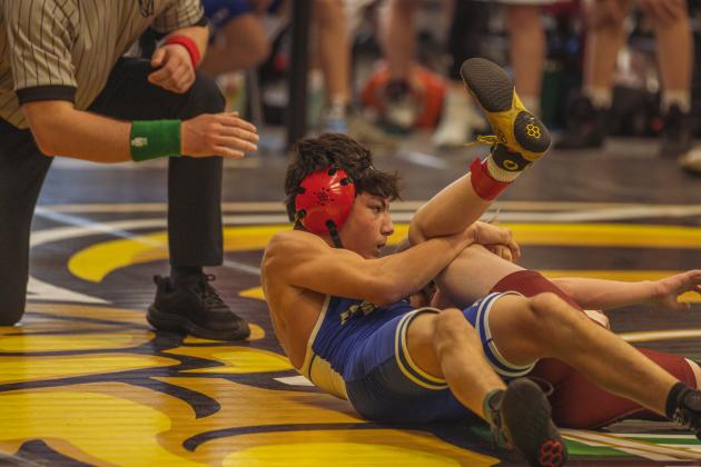 Dual at the Dunes wrestling tournament on Jan. 10, 2026 at FBHS. Photo by Ashley Chandler/News-Leader