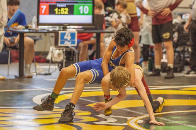 Dual at the Dunes wrestling tournament on Jan. 10, 2026 at FBHS. Photo by Ashley Chandler/News-Leader