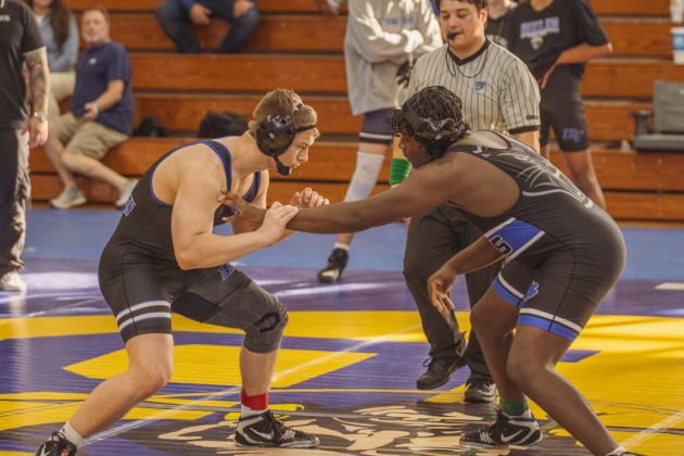 Dual at the Dunes wrestling tournament on Jan. 10, 2026 at FBHS. Photo by Ashley Chandler/News-Leader
