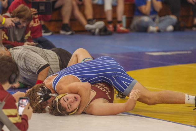 Dual at the Dunes wrestling tournament on Jan. 10, 2026 at FBHS. Photo by Ashley Chandler/News-Leader