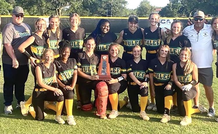 The Lady Hornets include, kneeling from left, Trinity Griffin, Jordyn Jones, Annelisa Winebarger, Riley Kapparis, Jelly Miller, Sam Macaulay and Jena Edwards; standing, coaches Audrey Stone and John Kent, Ava Martyn, Carsen Chmiel, Karsyn Ennis, Laray A. Poindexter, Jamie Hanifee, Aubrey Krauss, Abby Daniel and coaches Chris Hicken and Cristyn Gaynor.