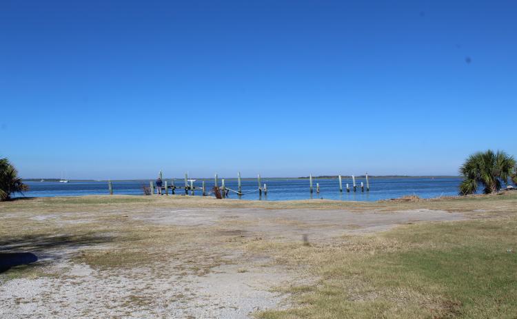 The city of Fernandina Beach has received a letter of interest in this property located at 101 N. Front St. The company, Monument Marine Group, said it wants to construct a commercial building while providing boat slips at the site. Photo by Julia Roberts/News-Leader.