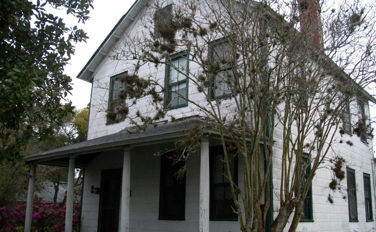 Plans to build townhomes on a five-parcel property on South Fourth Street cannot move forward until the property is replatted.