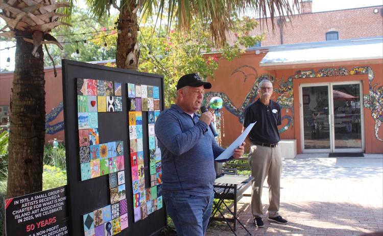 Vice Mayor Darron Ayscue delivers the commemoration speech at the Island Art Association anniversary event on Aug 25. Photos by Marisa DeMar/News-Leader