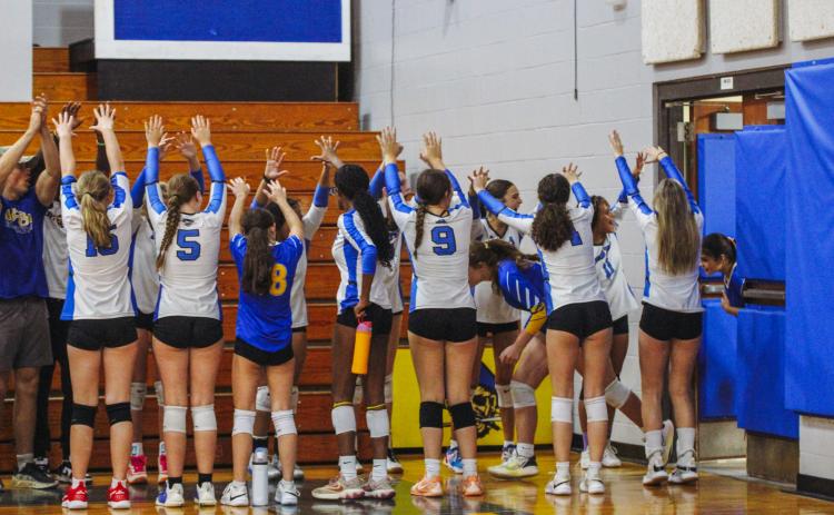 Lady Pirates volleyball takes on Yulee on Sept. 26. Photo by Marisa DeMar/News-Leader