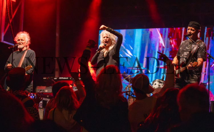 Jefferson Starship performs outside Mocama Brewing Company on Saturday. Photo by Ashley Chandler/News-Leader