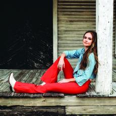 SaraLisa Conner only released three songs, and she’s already TikTok viral. Conner creates country music as SaraLisa. Photo by Sarah Miller of Bespoke Southern Photography.