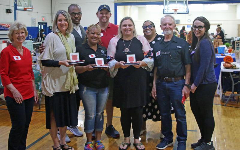 $1,000 Start-Ups 2021 Cohort Graduates at Nelson P. Williams Gymnasium.  Photo by Beansprout Productions.
